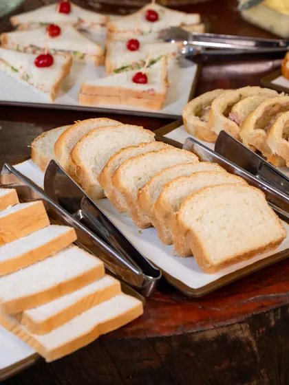 Pães, bolos e salgados do café da manhã