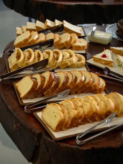Pães, bolos e salgados do café da manhã