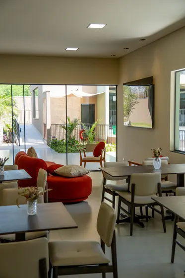 Restaurante e salão de café da manhã