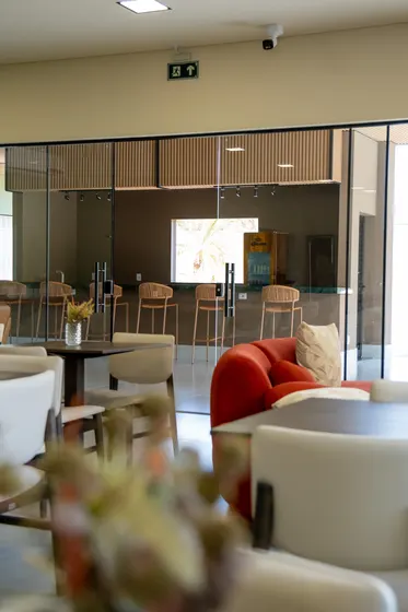 Restaurante e salão de café da manhã